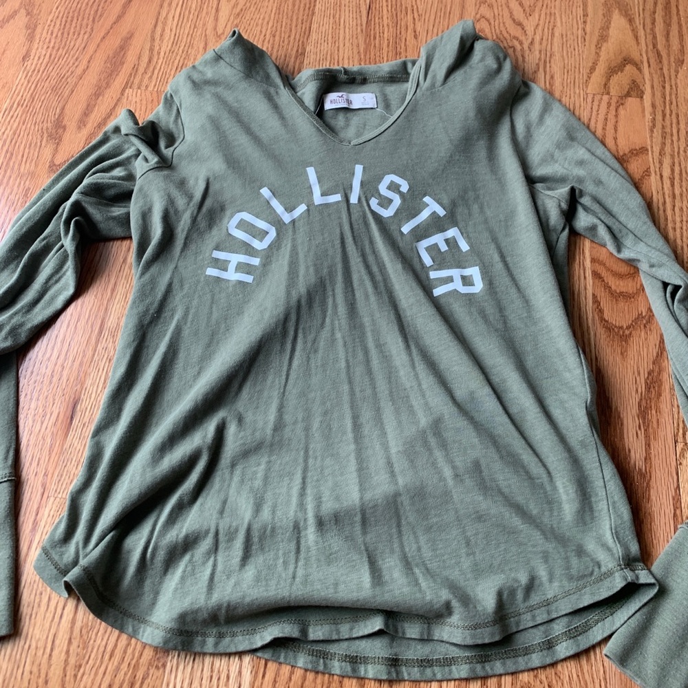 HOLLISTER GREEN V NECK HOODIE!